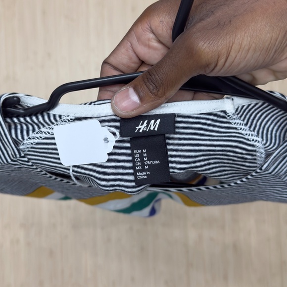 H&M Tee - size M - Picture 3 of 3